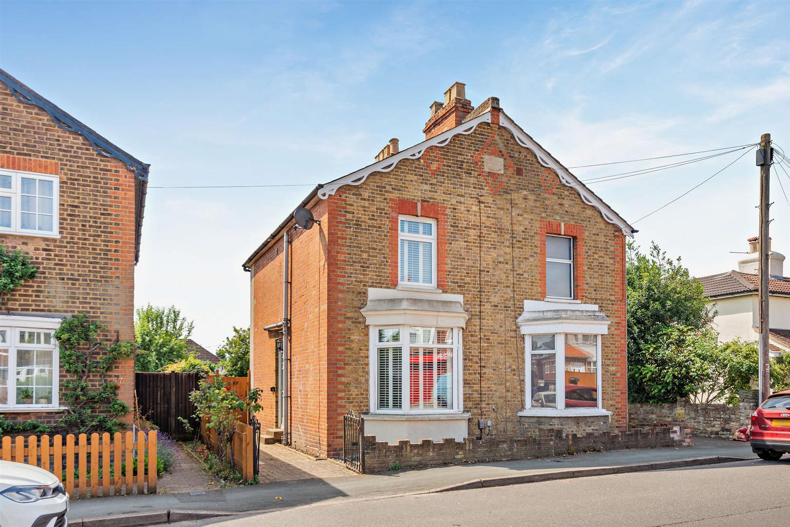 Bond Street, Englefield Green
